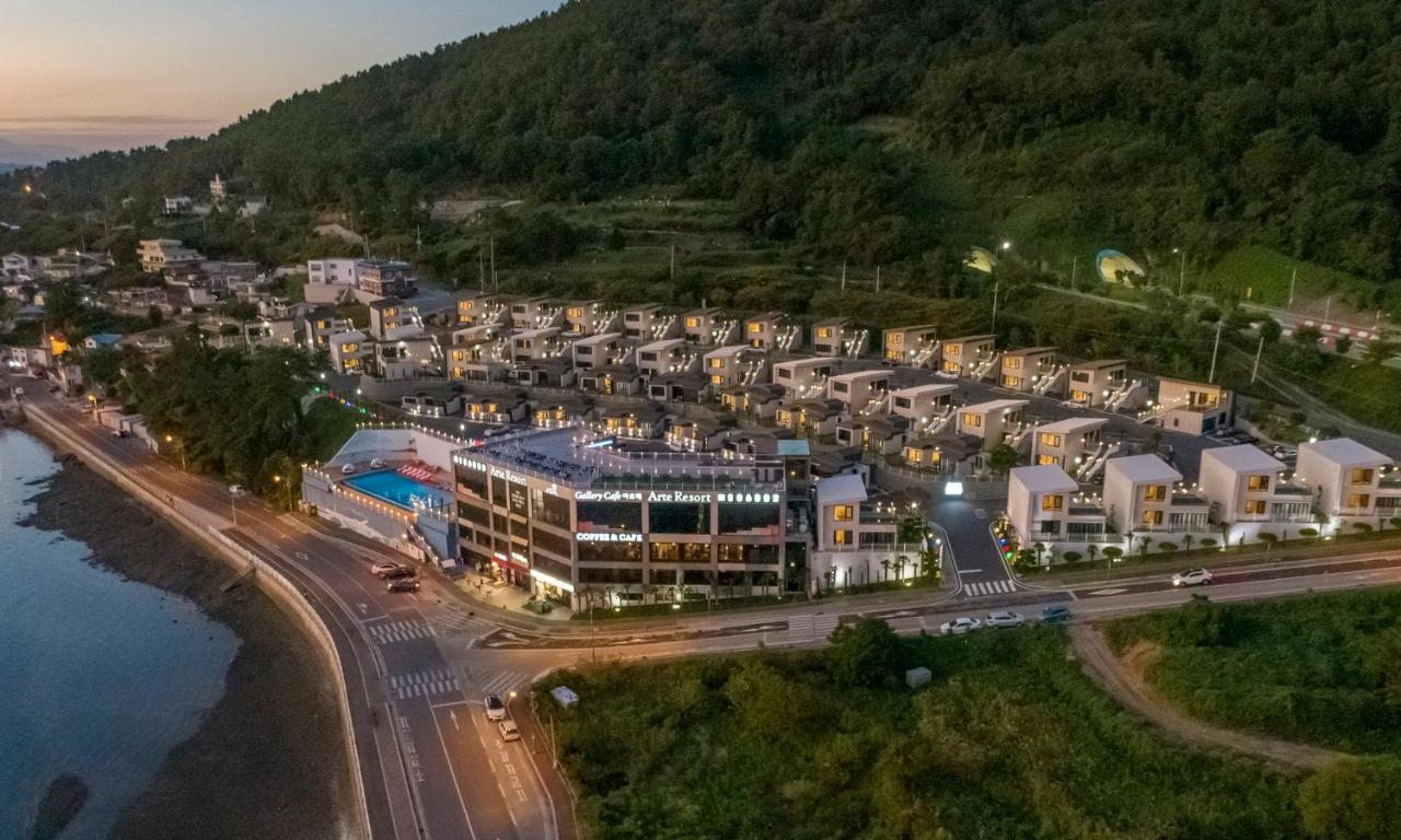 Arte Resort Spa & Pool Villa Sacheon Dış mekan fotoğraf